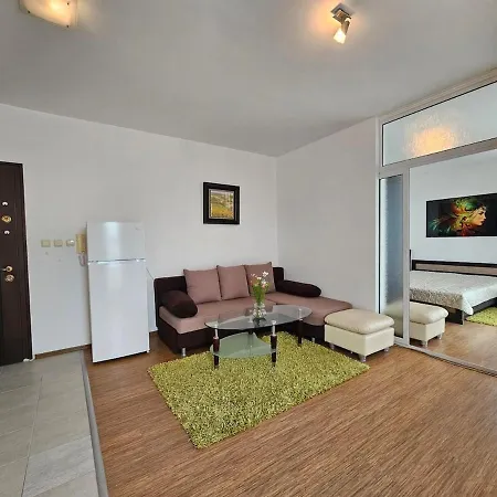 Odisei Large * Neszebar